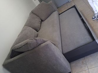 Couch with pull out bed