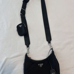 Prada Re-Edition 2005 Bag — Perfect Condition!