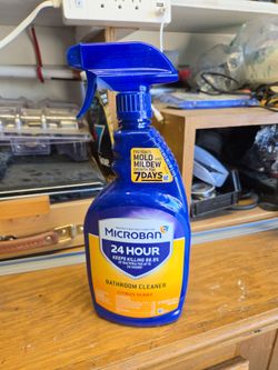 Bathroom cleaner citrus scent