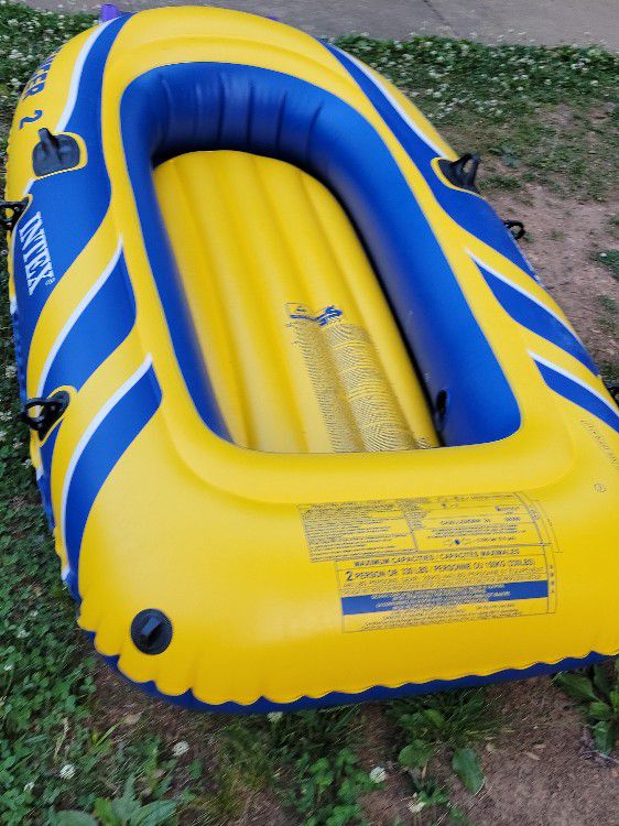 Photo Intex Challenger Inflatable Boat