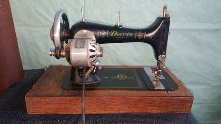 Portable sewing machine 1917