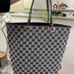 Gucci Tote Like New! 