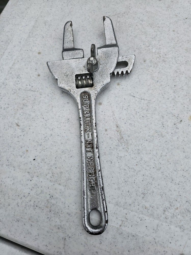 SLIP AND LOCK NUT WRENCH FOR SINK AND BASIN
