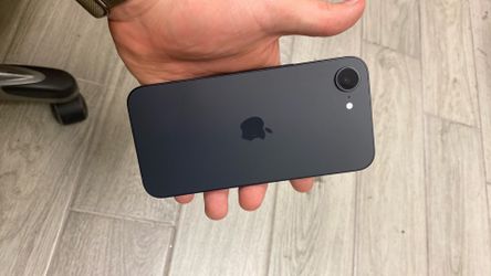 iPhone 16e 128gb Cricket - Bulverde rd
