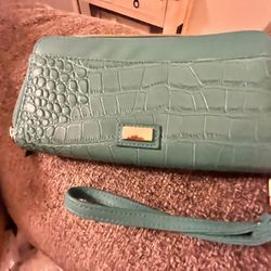 Turquoise Wallet  Good Shape  No Rips Or Stains Smoke Free Home