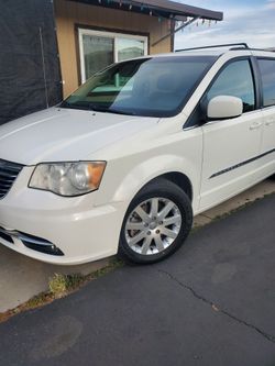 2013 Chrysler Town And Country.