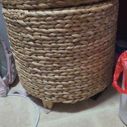STORAGE ROUND OTTOMAN