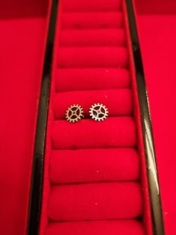 Gear Shape Earrings