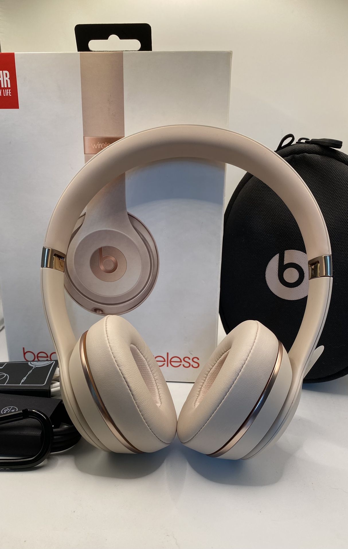 (Authentic) Matte Gold Beats Solo 3 Bluetooth Wireless Headphones With Box #1829