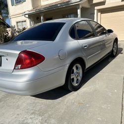 2001 Ford Taurus