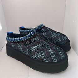 UGG platforms Size 9 New 