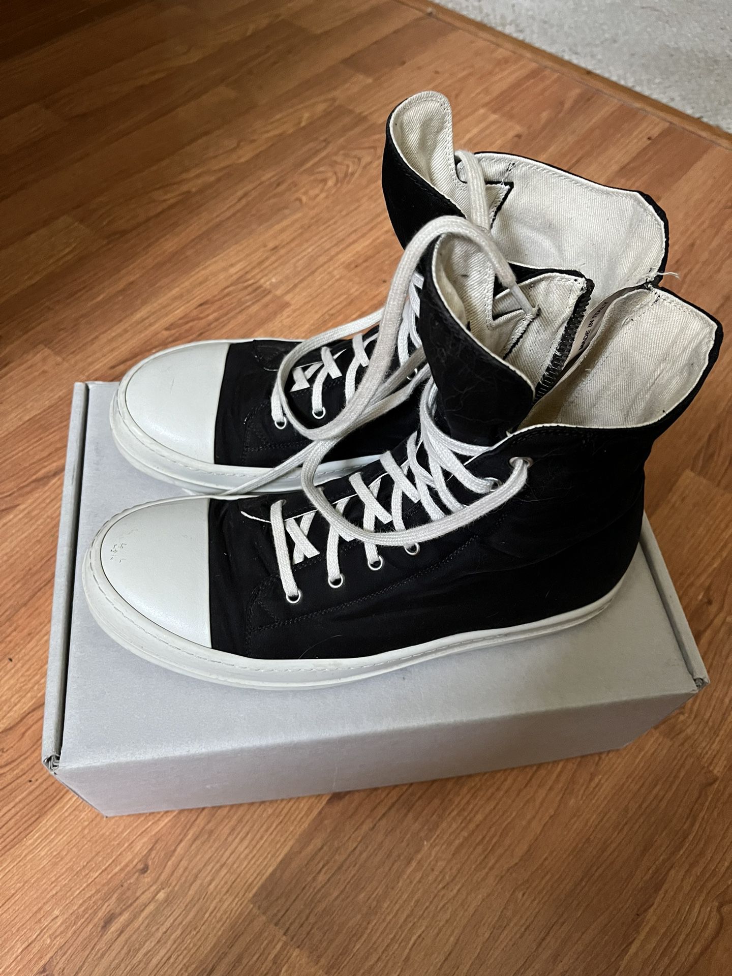 Rick Owens Ramones Low Top for Sale in Milwaukee, WI - OfferUp