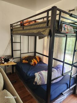 Litera cama alta tipo loft) vacío abajo para poner un escritorio de estudio