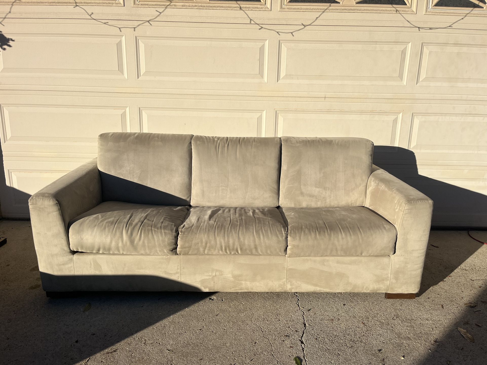 Natuzzi Italian Sleeper Sofa – Pullout Bed – Excellent Quality