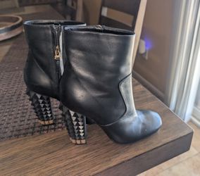  Authentic FENDI Ankle Boots