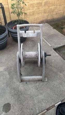 Yard hose holder