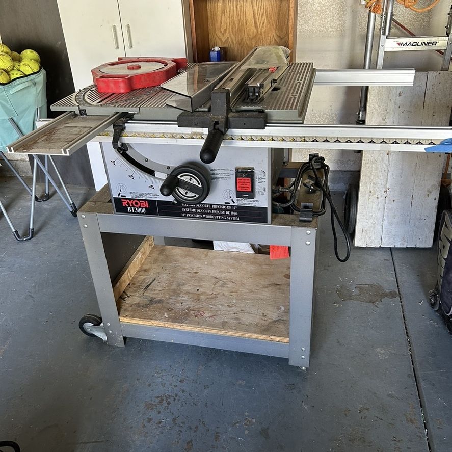 Ryobi BT3000 table saw for Sale in Murrieta, CA - OfferUp