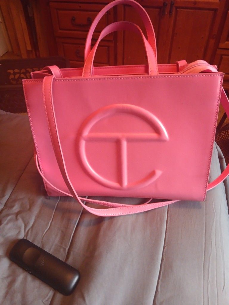 Telfar Bag 🩷