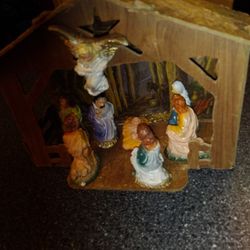 1950s CHALK WARE NATIVITY SCENE. 8 PC& MANAGER