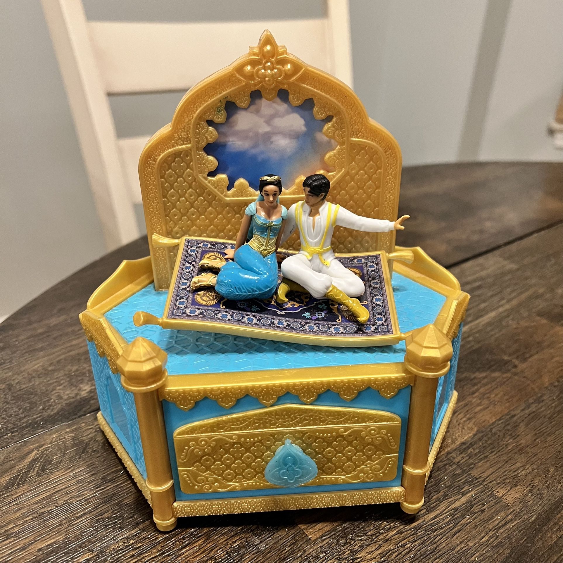 Princess Jasmine Aladdin Jewelry Box "A Whole New World" Jakks Pacific Disney