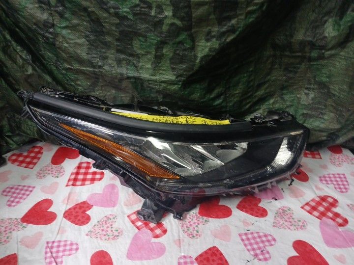 2020-21 Toyota Highlander Right Headlight LED