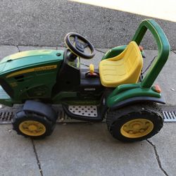 John Deere Peg Perego Kids Tractor