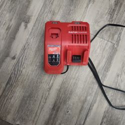 Milwaukee M18/M12 RAPID CHARGER 