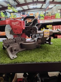 Milwaukee M18 FUEL Brushless 7-1/4" Dual Bevel Sliding Compound Miter Saw