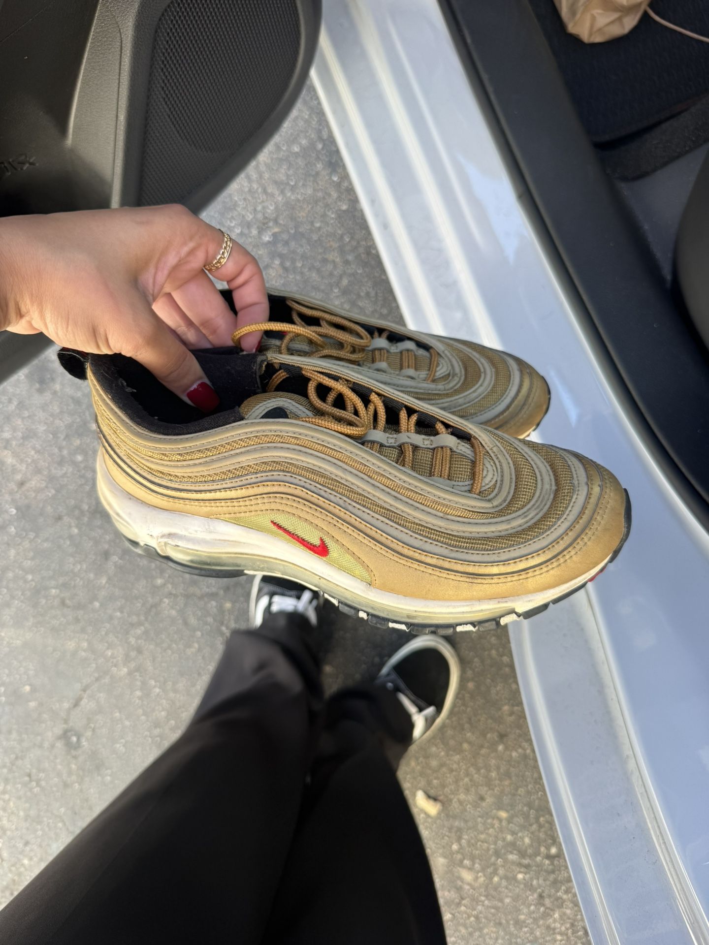 Women’s Nike Shoes Size 6.5Y