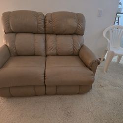Like NEW Lazyboy Couch