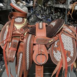 Nuevas Monturas Charras Bordadas Con Cantinas Desmontables 