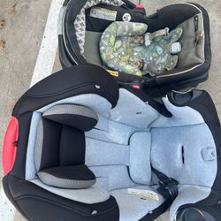 2 Car Seats
