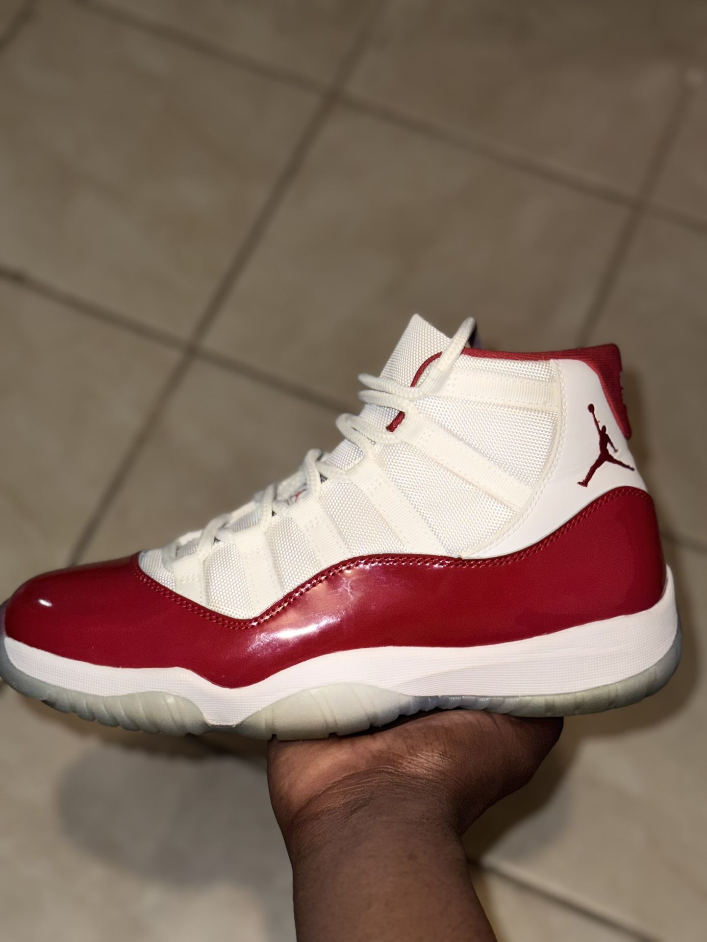 Jordan Retro Cherry 11’s Size 10