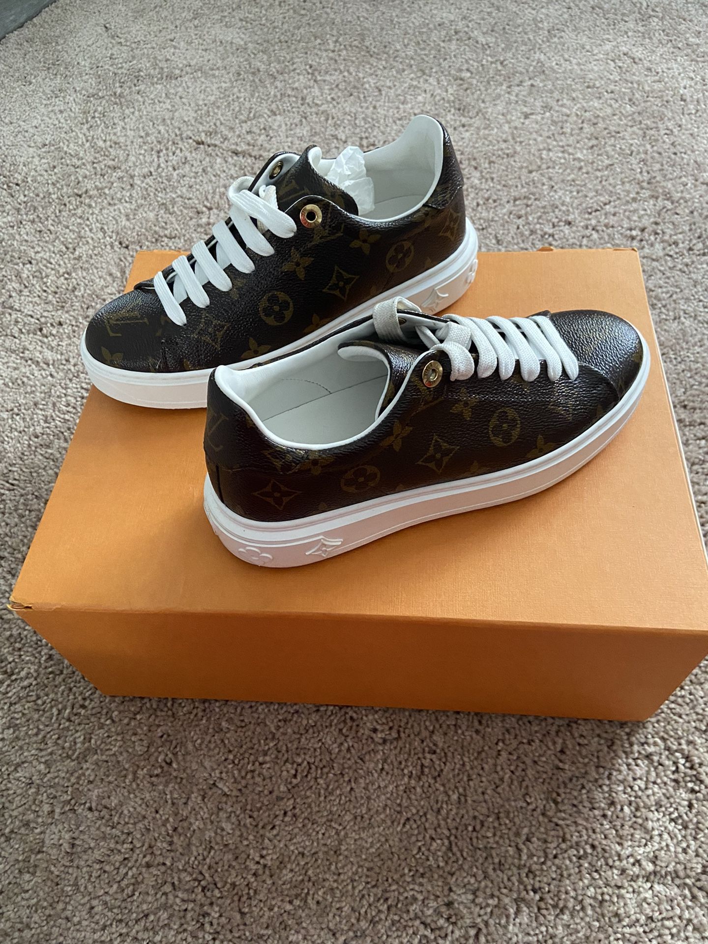AUTHENTIC LOUIS VUITTON Sneakers SIZE 6 $900 obo