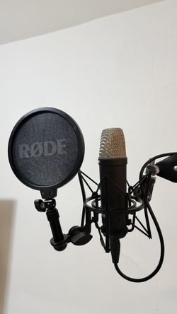 Complete RØDE NT1 Set + Stand + Sound Card