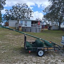 Green chainlink 4 ft like new.