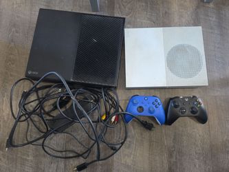 Xbox one console system lot of 2 for parts w/ controllers cable