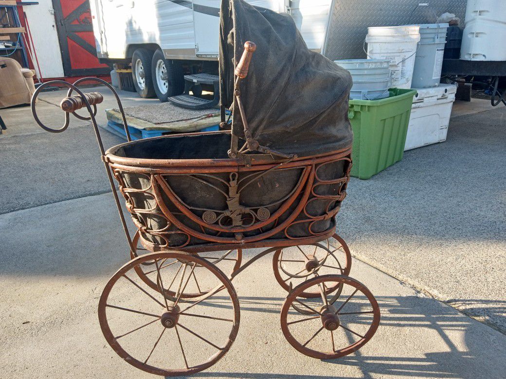 Old Dolly Carriage