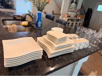 34 piece dish set
