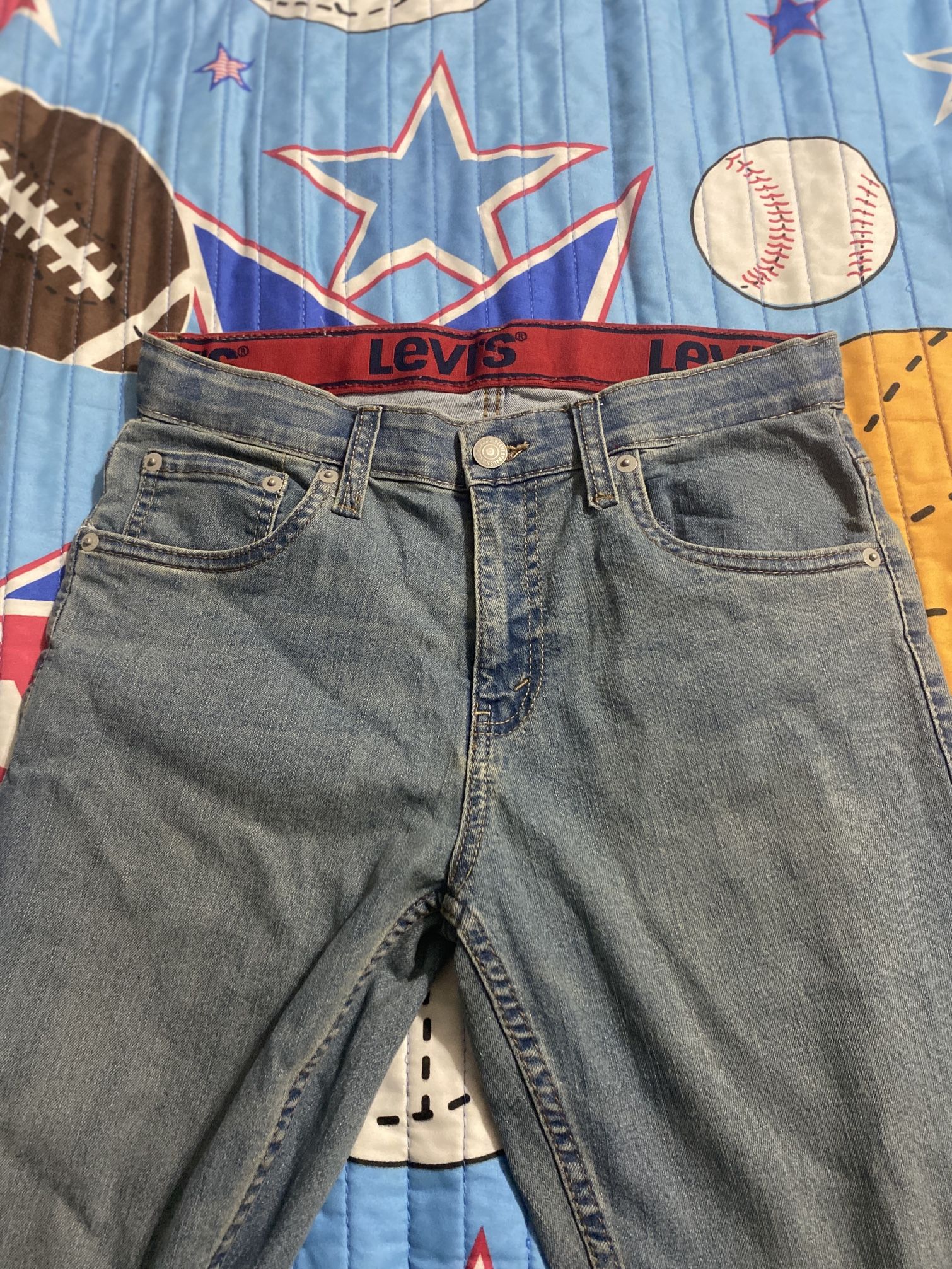 Light Blue levi’s jeans