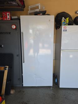 GE    FREEZER
