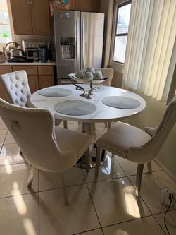 White & Gray Dining Set – 4 Ivory/Cream Chairs