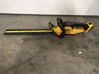 Dcht820 hedge trimmer deals