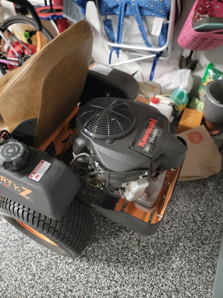 SCAG Liberty Z 36" with Hurricane Mulch System for Sale in Odessa, FL