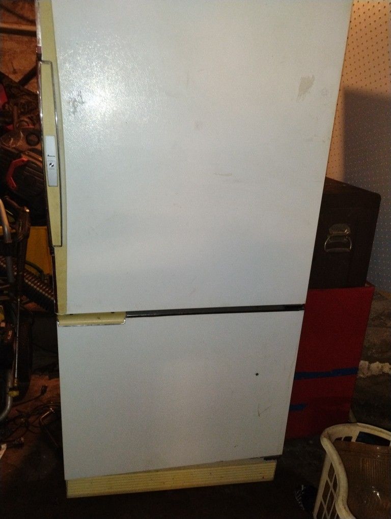 Amana Refrigerator