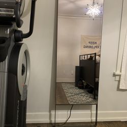 The MIRROR Workout Lululemon 