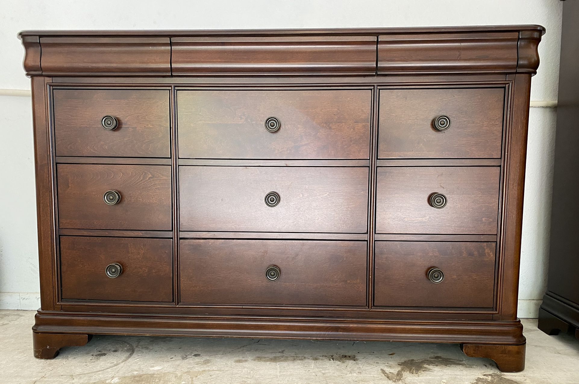 Mahogany Dresser In Great Condition 