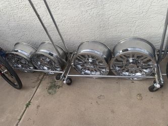 17X8 1/2 Rims With Tpms Sensors One Missing Cap.