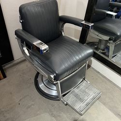 Vintage Takara Belmont Barber Chair – Very Good Condition – $850 OBO