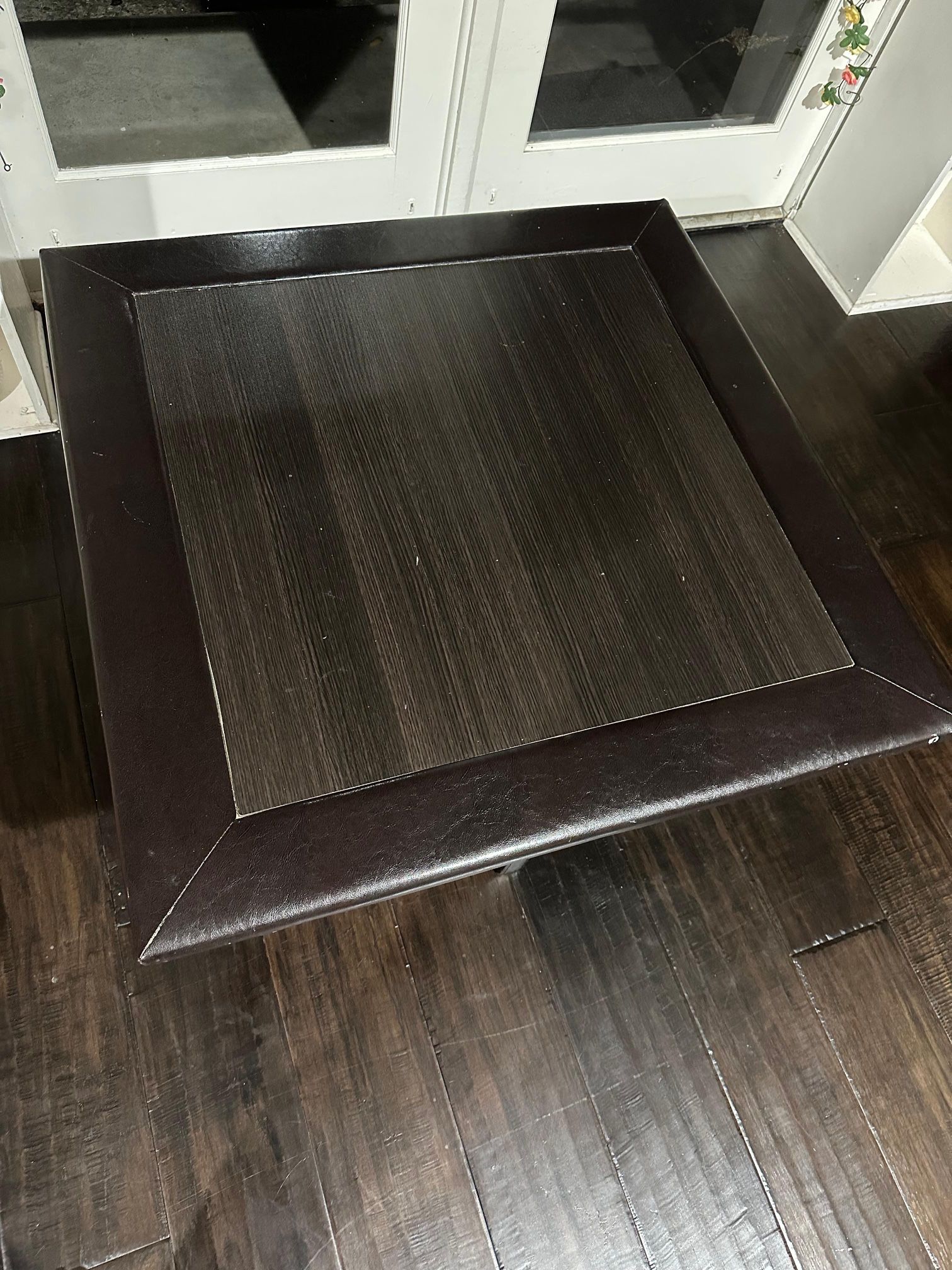 Coffee Table With 4 Ottomans With Storage
